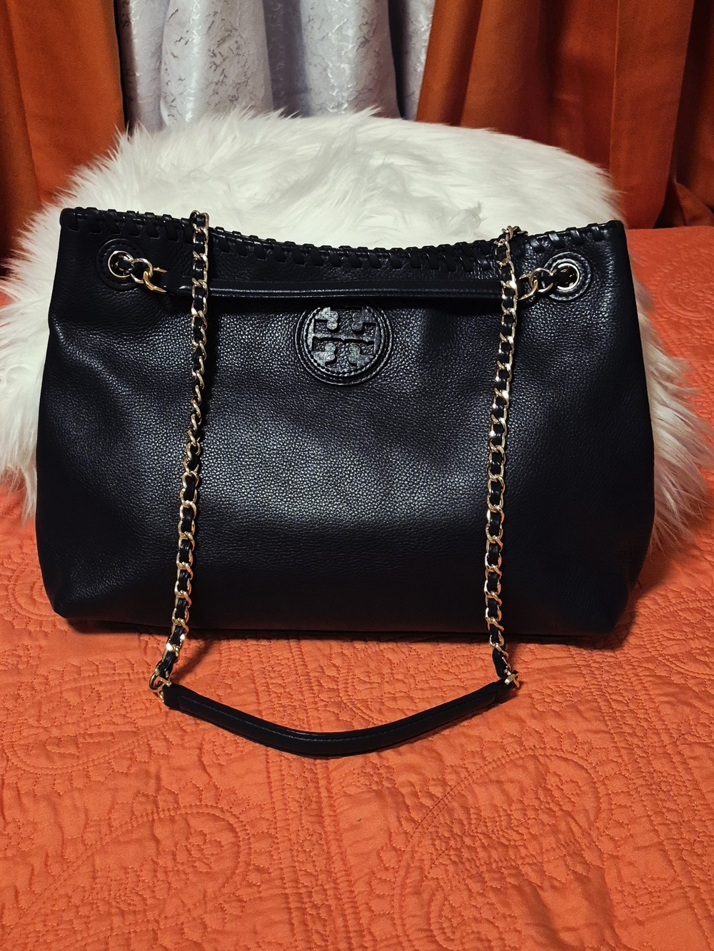 Tory Burch Nave Blue Pebbled Leather Shoulder Bag with Gold Chain Straps - Picture 9 of 15